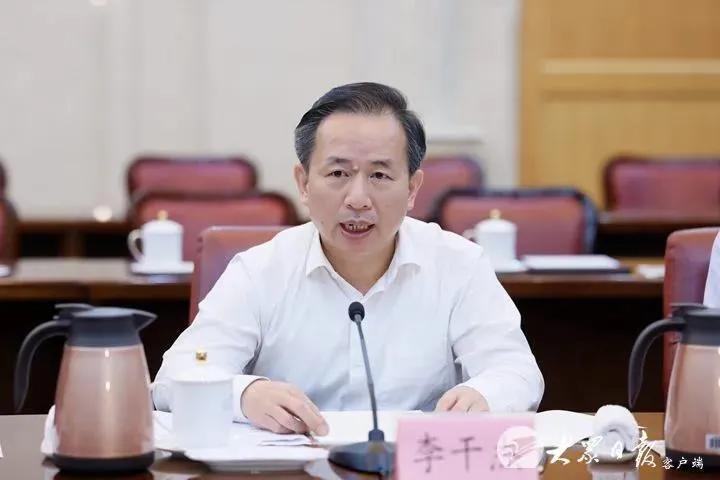 郑栅洁任安徽省委书记（郑栅洁任职简历）