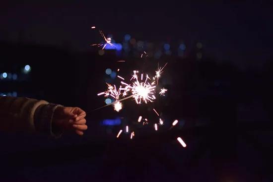 自己压抑心累的句子说说（无奈心酸的说说心情）