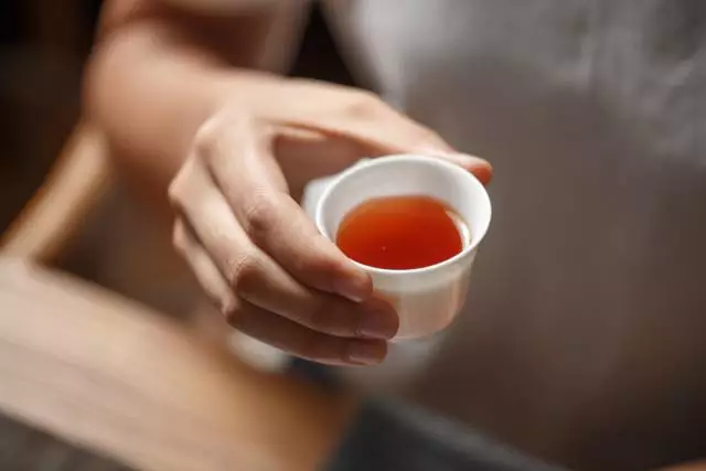 关于茶的唯美句子（茶道感悟人生的短句）