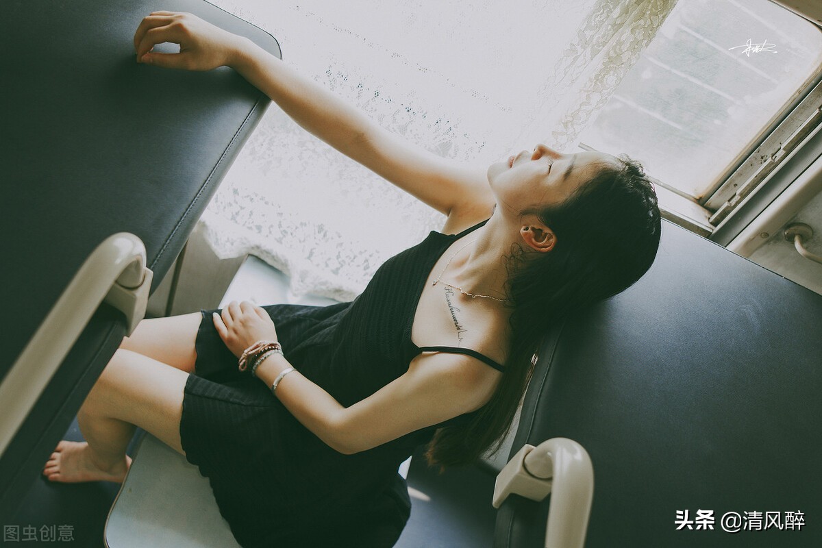 伤心个性签名微信（痛到骨子里心碎的句子）