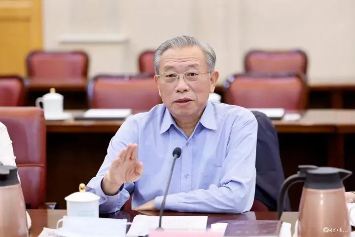 郑栅洁任安徽省委书记（郑栅洁任职简历）