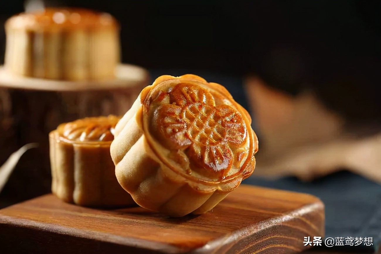 中秋祝福老师简短句子（给老师简短暖心的话）