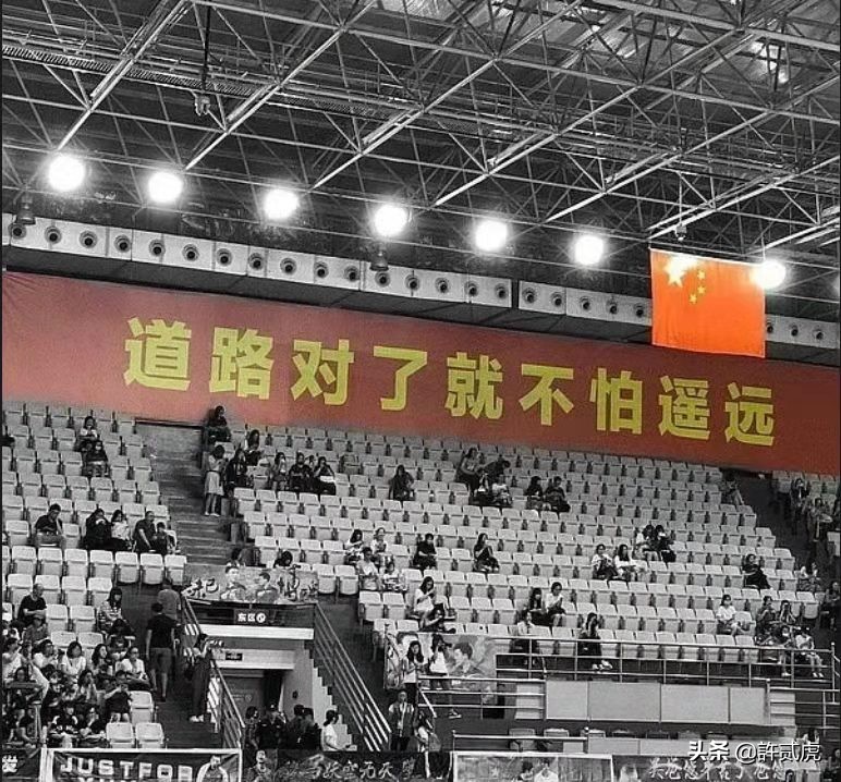 爱党爱国的经典句子（关于爱国的句子摘抄）