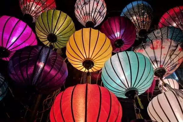 关于元宵节古诗有哪些（关于元宵节的古诗七言绝句）
