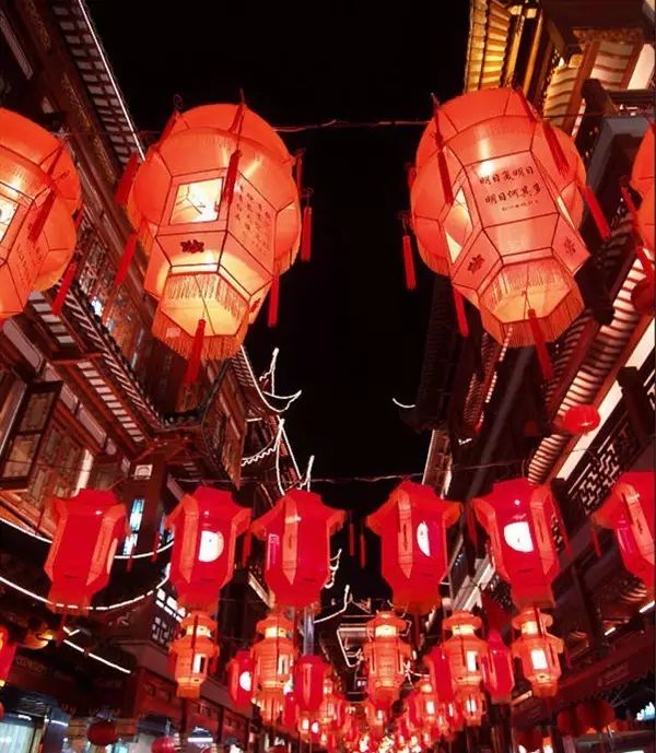 关于元宵节古诗有哪些（关于元宵节的古诗七言绝句）