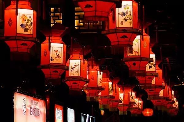 关于元宵节古诗有哪些（关于元宵节的古诗七言绝句）