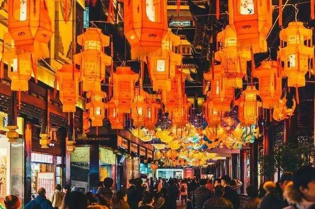 关于元宵节古诗有哪些（关于元宵节的古诗七言绝句）