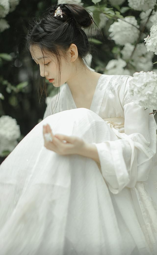 爱情诗句经典语录(描写爱情的千古绝句)