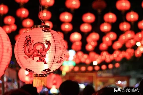 辞旧迎新的诗句（辞旧迎新展望未来的励志句子）