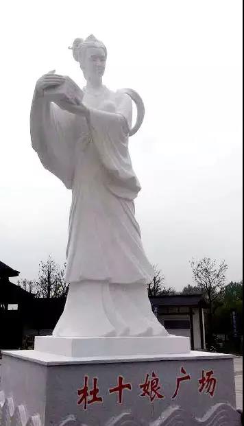 楼船夜雪瓜洲渡全诗（楼船夜雪瓜洲渡典故）