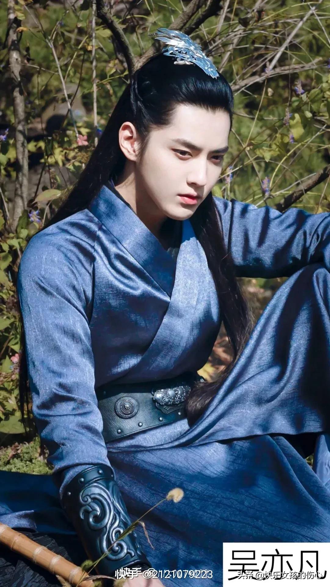 形容男人帅气有魅力的句子（男人稳重成熟说说短句）
