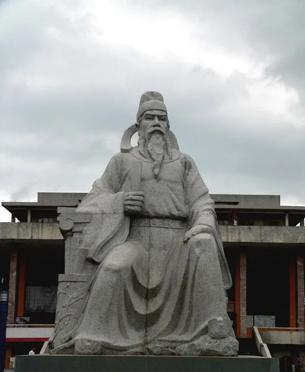 张九龄是哪里人（张九龄个人资料简介）