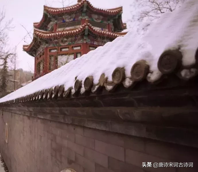 描写冬天景色的诗句（赞美冬天的唯美诗句）