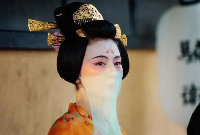 关于唐朝诗词名句鉴赏（赞美唐朝最经典的诗句）