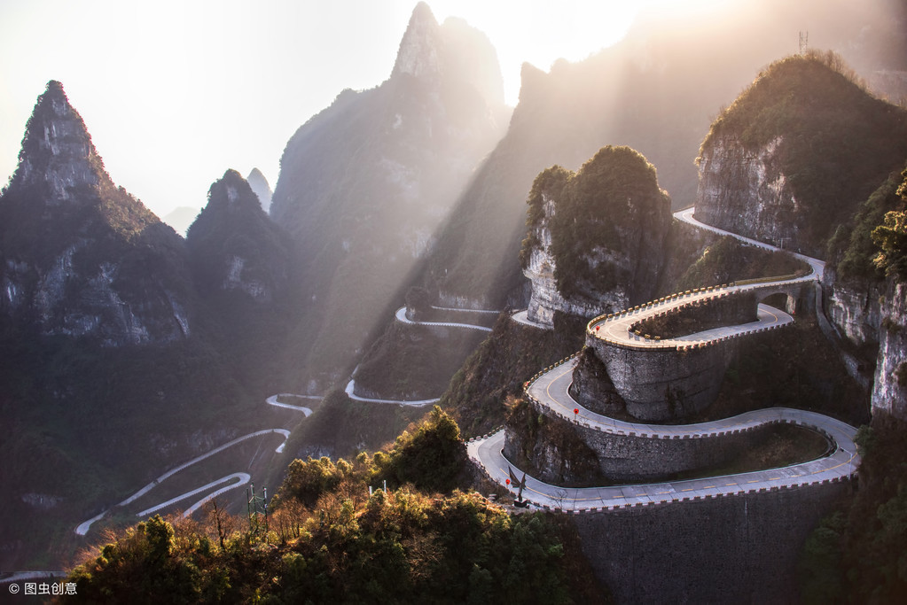 关于山的诗句古诗（描写山水景色的优美诗句）