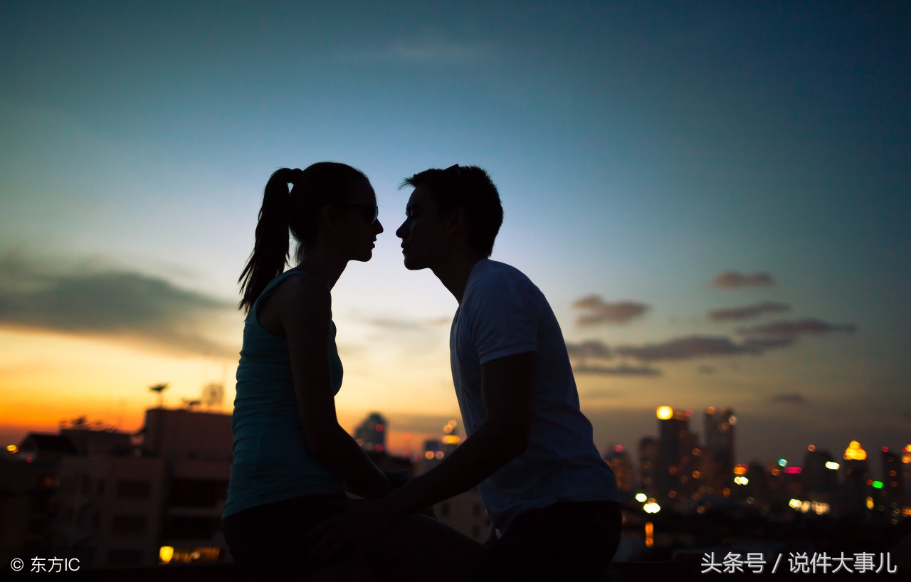 擦肩而过的意思是什么（擦肩而过的含义）