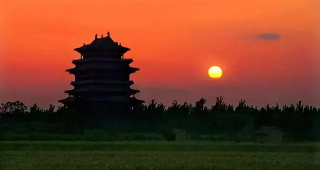 描写夕阳的诗句有哪些（夕阳余晖的唯美诗句）