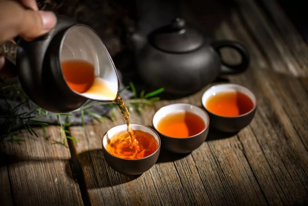 展翅高飞的意思是模式意思（展翅高飞的解释及象征意义）