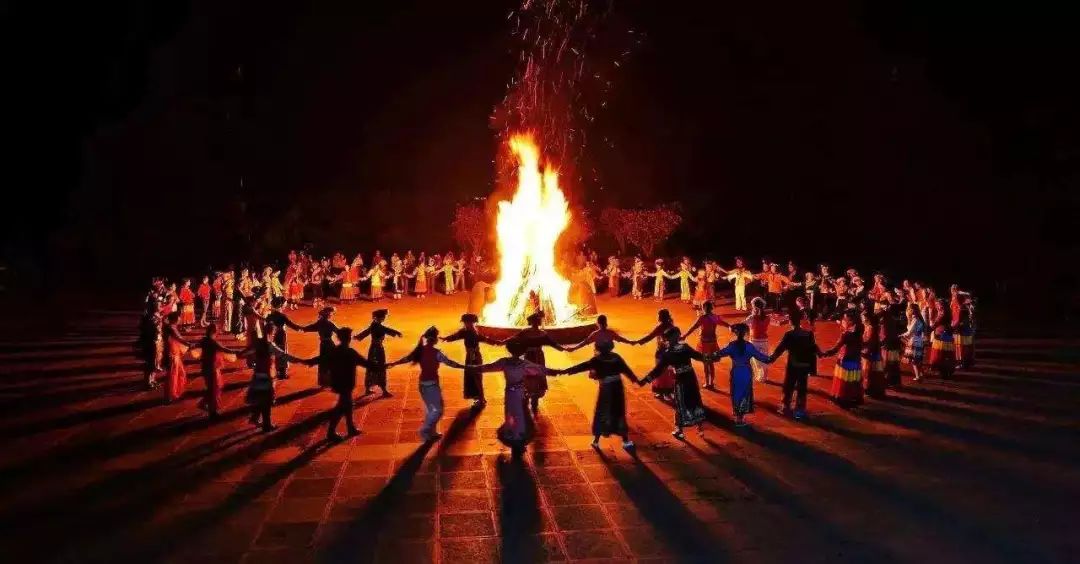 歌颂祖国的诗歌短诗（赞美祖国的短篇诗歌）