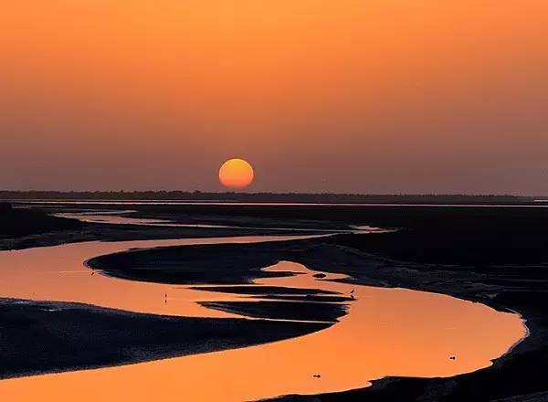 描写夕阳的诗句晚霞（形容夕阳很美的诗句）