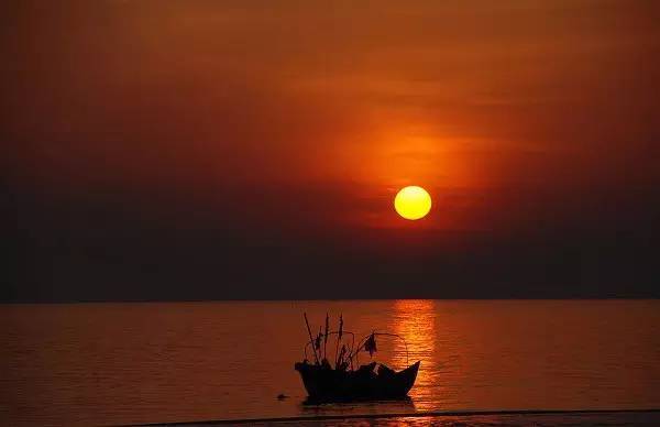 描写夕阳的诗句晚霞（形容夕阳很美的诗句）
