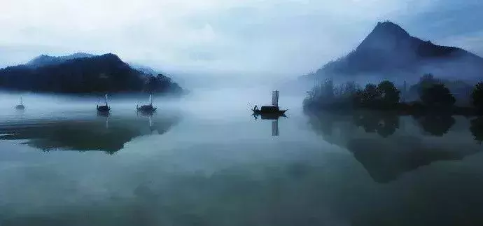 万里悲秋常作客什么意思（万里悲秋常作客全诗解释）