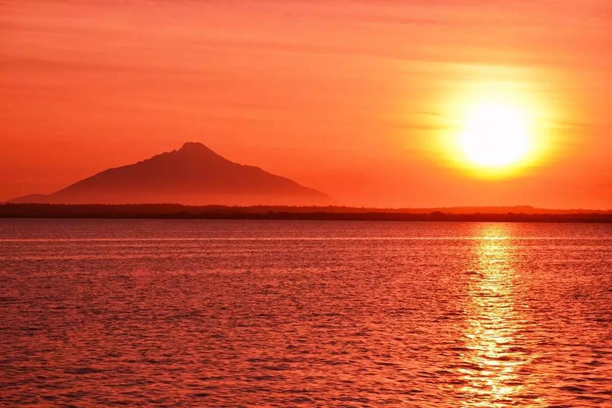 形容夕阳美景的句子（夕阳余晖的唯美诗句 ）