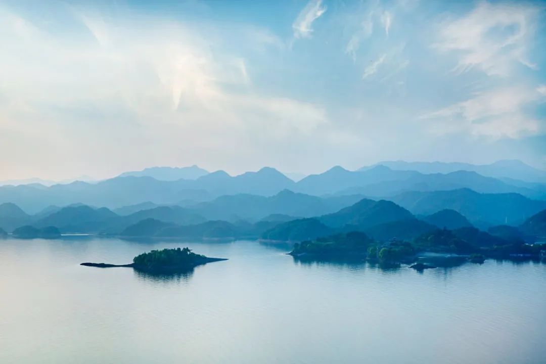 古诗元日的诗意(元日王安石赏析)