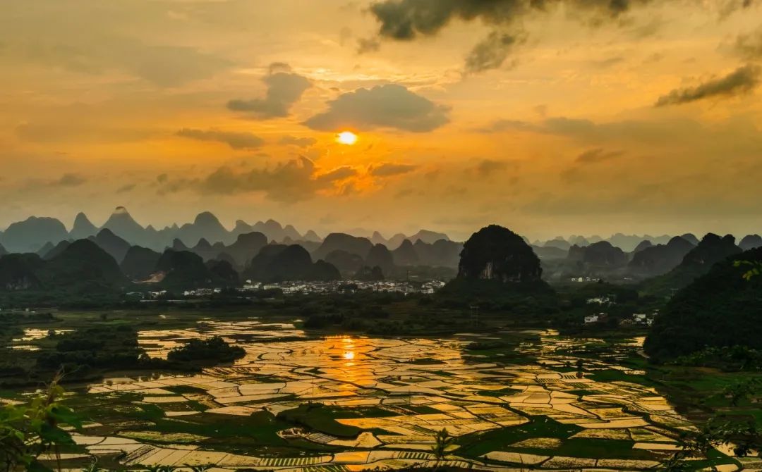 古诗中的山水风光（赞美山水风景优美的诗句）