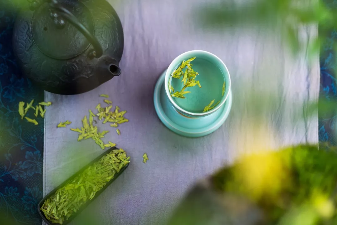 酒与茶的诗句优雅（喝酒与喝茶的人生哲理）