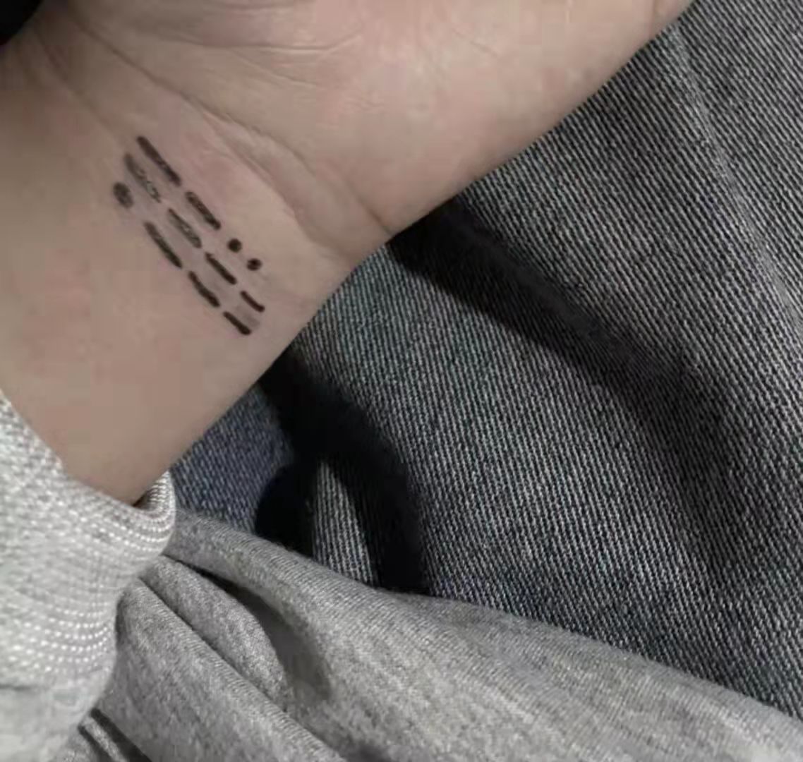 形容心情不好情绪低落的句子（不高兴的句子说说心情）