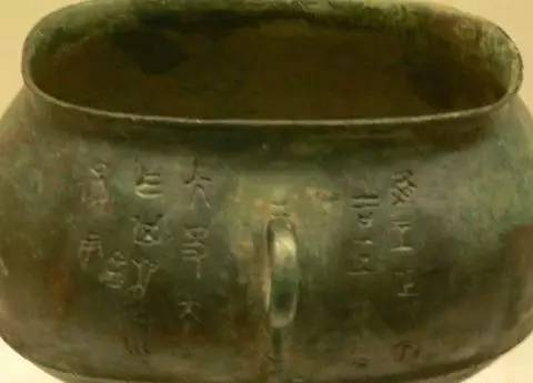 觥筹交错的意思（觥筹交错推杯换盏）