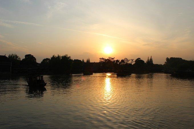 夕阳适合发朋友圈的句子（发朋友圈的夕阳精美句子）