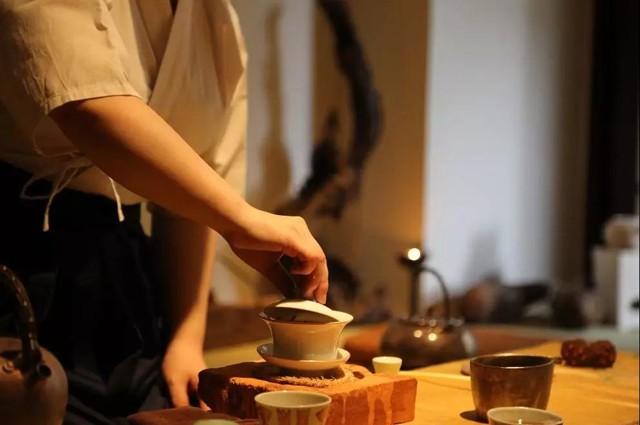 关于喝茶的诗句（最高境界的茶道诗句）