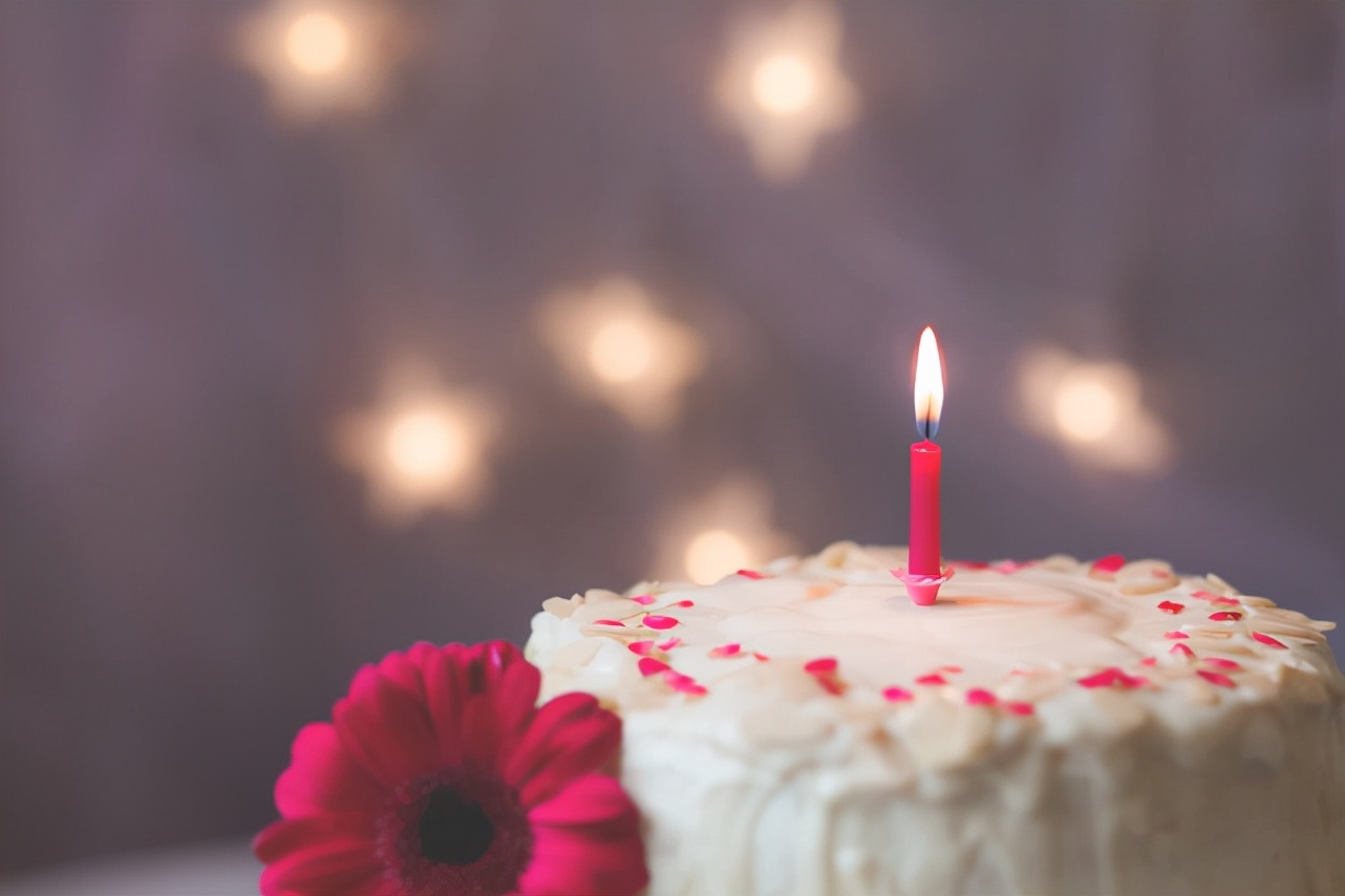 搞笑生日祝福语简短（高级又沙雕的生日祝福语）