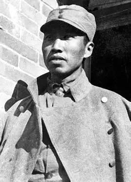 革命烈士的诗歌有哪些（缅怀革命先烈的现代诗歌）
