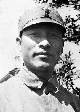 关于革命烈士的诗歌有哪些（纪念红岩革命烈士的诗词鉴赏）
