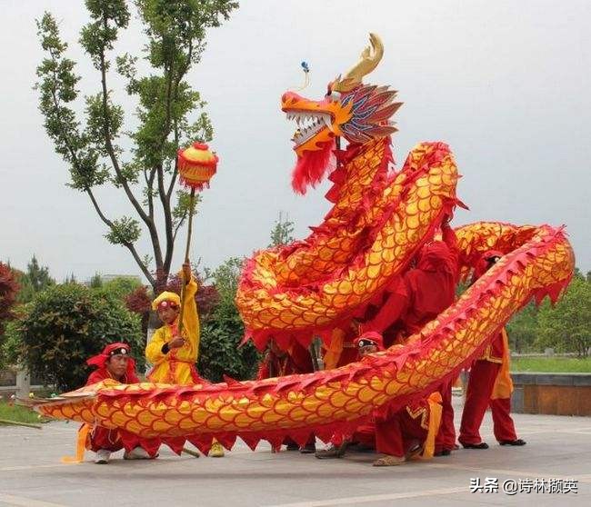 关于龙的诗句古诗（带有龙的励志诗句）