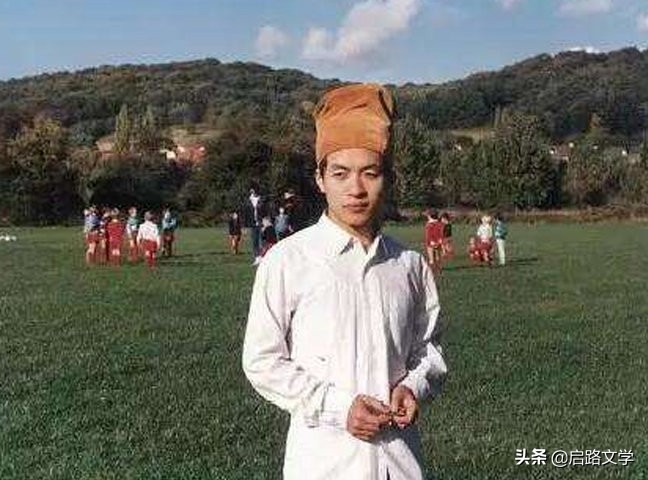 顾城经典语录摘抄（经典的唯美句子）