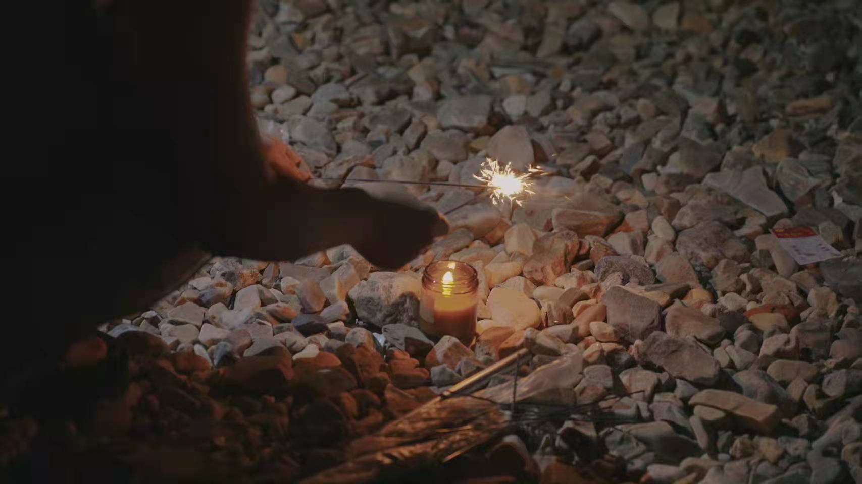 形容两个人疏远的句子（对某人失望心寒的诗句）