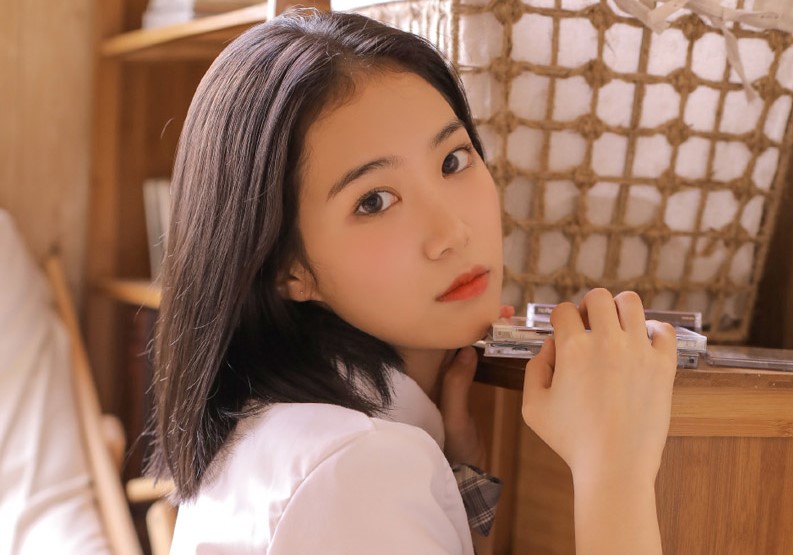 赞美女人漂亮的句子（夸女人的话简短精辟）