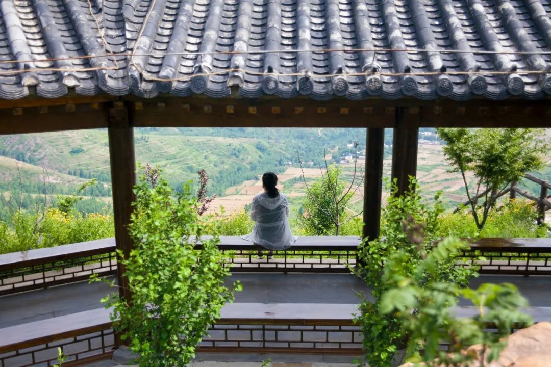 形容男子的成语（形容男子气质出尘的诗句）