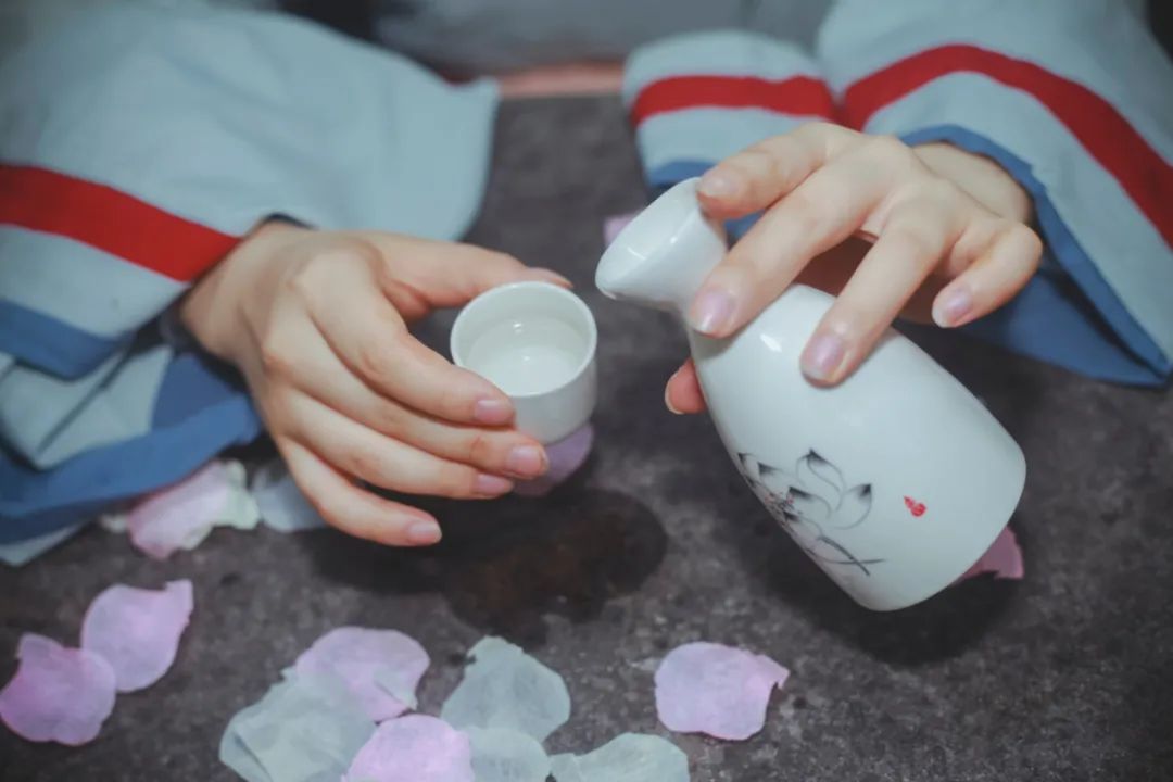 关于花的唯美句子（花的正能量句子简短）