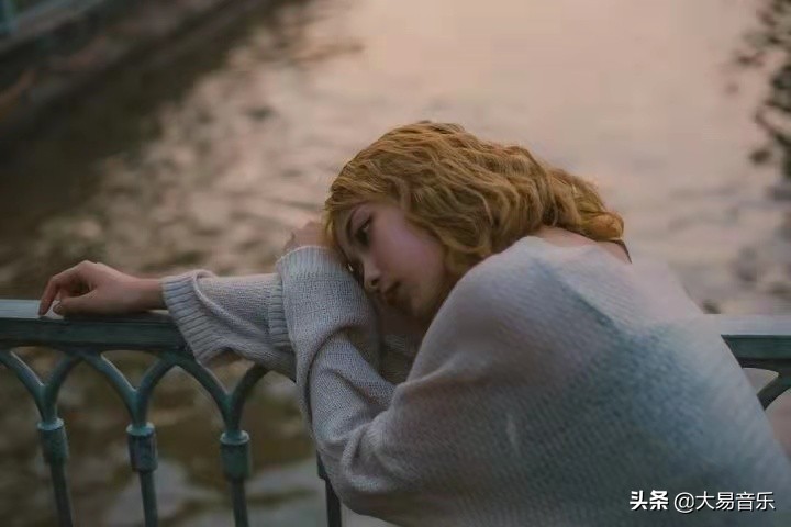 富有诗意的句子简短（文艺而富有诗意的句子）