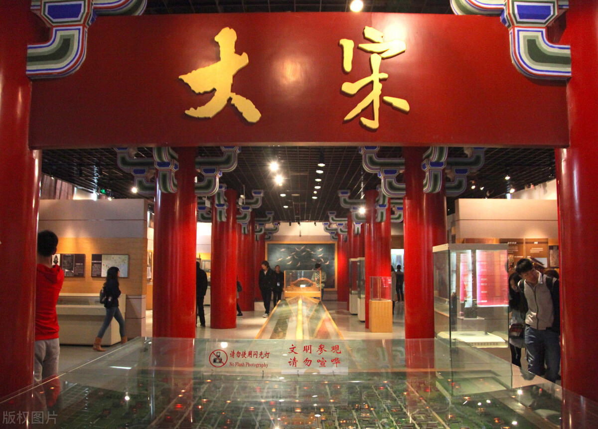 卧榻之侧岂容他人鼾睡这是谁说的（卧榻之侧的典故）