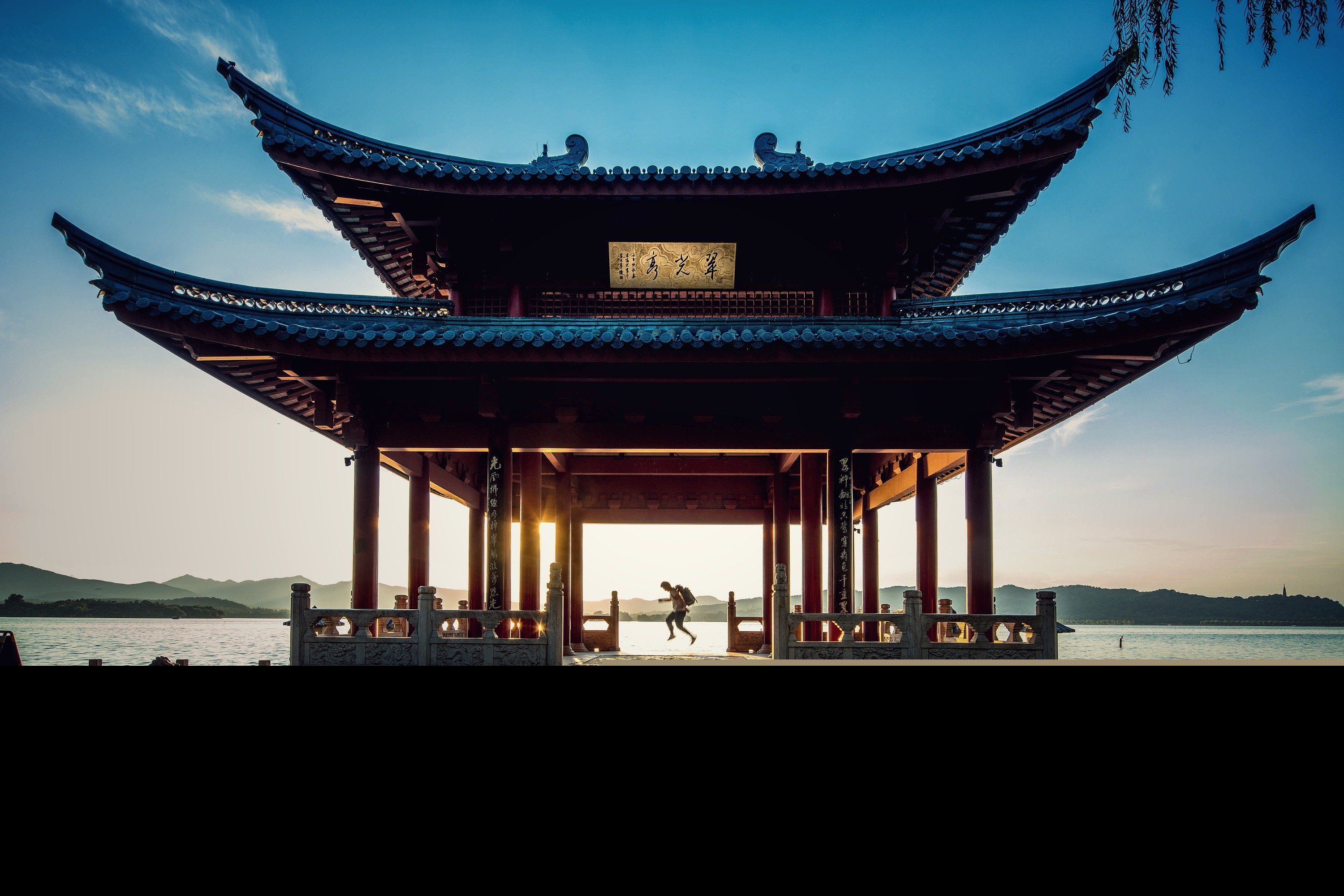 西湖的诗句有哪些（描写西湖景色诗句赏析）