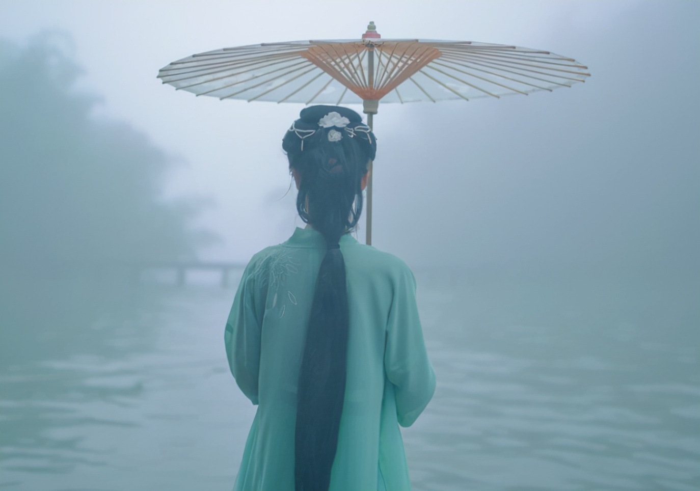 江南烟雨的唯美诗词（赞美烟雨江南的美句）