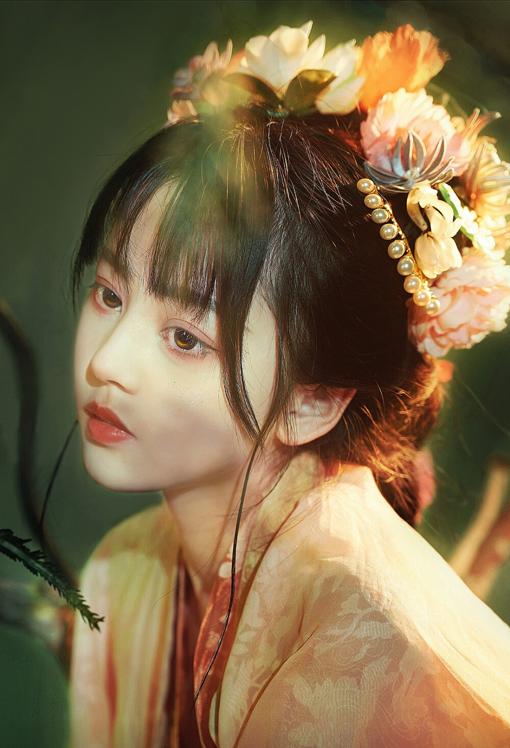 夸人美的句子（夸赞女人美丽有气质的词语）