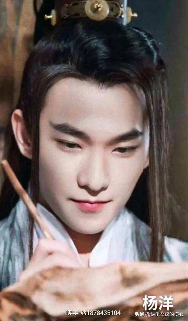 形容男人帅气有魅力的句子（男人稳重成熟说说短句）
