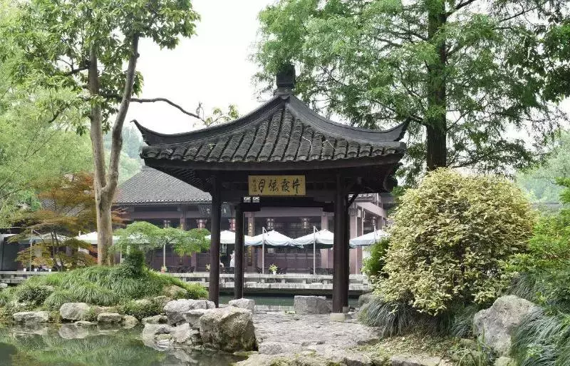 亭台楼阁的意思是什么（亭台楼阁的寓意和象征）